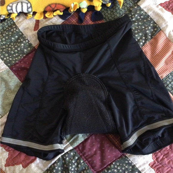 Women’s M nylon/spandex, black bicycle shorts. - Picture 6 of 7